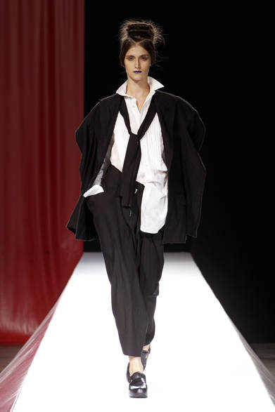 <strong>YOHJI YAMAMOTO｜ヨウジヤマモト</strong>　2012年春夏コレクション速報