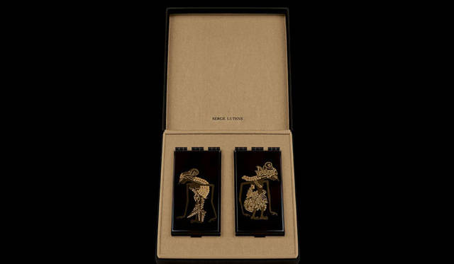 <strong>SERGE LUTENS｜セルジュ・ルタンス</strong>　「蒔絵2個セット」蒔絵がほどこされたコンパクト。世界中のコレクター垂涎の逸品で、日本では1セットのみ販売。26万2500円