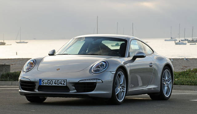 <strong>Porsche 911｜ポルシェ 911</strong><br><br><#IMAGELINK_EX_(auto)_(CT_2_24454_15)_(/article/13226?num=1)_()_(ポルシェ 911特集｜試乗速報─島下泰久篇)#><br><#IMAGELINK_EX_(auto)_(CT_2_24454_16)_(/article/13302?num=1)_()_(ポルシェ 911特集｜試乗速報─渡辺敏史篇)#>
