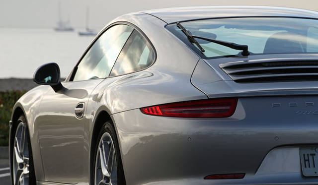 <strong>Porsche 911｜ポルシェ 911</strong><br><br><#IMAGELINK_EX_(auto)_(CT_2_24454_15)_(/article/13226?num=1)_()_(ポルシェ 911特集｜試乗速報─島下泰久篇)#><br><#IMAGELINK_EX_(auto)_(CT_2_24454_16)_(/article/13302?num=1)_()_(ポルシェ 911特集｜試乗速報─渡辺敏史篇)#>