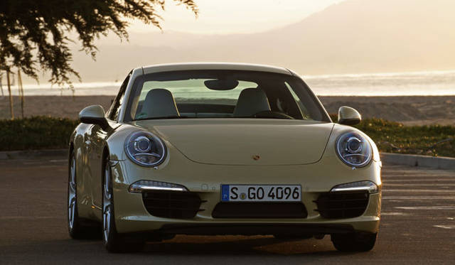 <strong>Porsche 911｜ポルシェ 911</strong><br><br><#IMAGELINK_EX_(auto)_(CT_2_24454_15)_(/article/13226?num=1)_()_(ポルシェ 911特集｜試乗速報─島下泰久篇)#><br><#IMAGELINK_EX_(auto)_(CT_2_24454_16)_(/article/13302?num=1)_()_(ポルシェ 911特集｜試乗速報─渡辺敏史篇)#>
