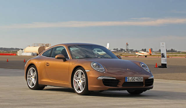 <strong>Porsche 911｜ポルシェ 911</strong><br><br><#IMAGELINK_EX_(auto)_(CT_2_24454_15)_(/article/13226?num=1)_()_(ポルシェ 911特集｜試乗速報─島下泰久篇)#><br><#IMAGELINK_EX_(auto)_(CT_2_24454_16)_(/article/13302?num=1)_()_(ポルシェ 911特集｜試乗速報─渡辺敏史篇)#>