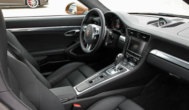 <strong>Porsche 911｜ポルシェ 911</strong><br><br><#IMAGELINK_EX_(auto)_(CT_2_24454_15)_(/article/13226?num=1)_()_(ポルシェ 911特集｜試乗速報─島下泰久篇)#><br><#IMAGELINK_EX_(auto)_(CT_2_24454_16)_(/article/13302?num=1)_()_(ポルシェ 911特集｜試乗速報─渡辺敏史篇)#>