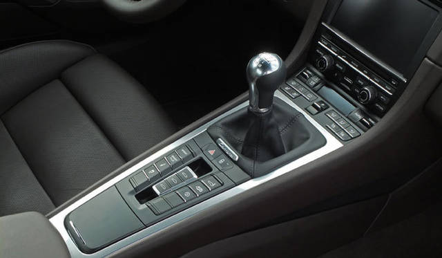 <strong>Porsche 911｜ポルシェ 911</strong><br><br><#IMAGELINK_EX_(auto)_(CT_2_24454_15)_(/article/13226?num=1)_()_(ポルシェ 911特集｜試乗速報─島下泰久篇)#><br><#IMAGELINK_EX_(auto)_(CT_2_24454_16)_(/article/13302?num=1)_()_(ポルシェ 911特集｜試乗速報─渡辺敏史篇)#>