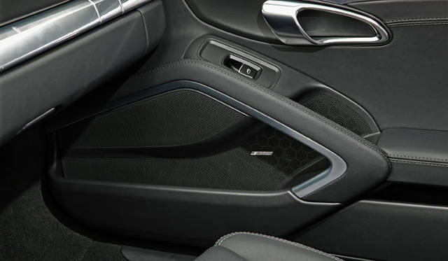 <strong>Porsche 911｜ポルシェ 911</strong><br><br><#IMAGELINK_EX_(auto)_(CT_2_24454_15)_(/article/13226?num=1)_()_(ポルシェ 911特集｜試乗速報─島下泰久篇)#><br><#IMAGELINK_EX_(auto)_(CT_2_24454_16)_(/article/13302?num=1)_()_(ポルシェ 911特集｜試乗速報─渡辺敏史篇)#>