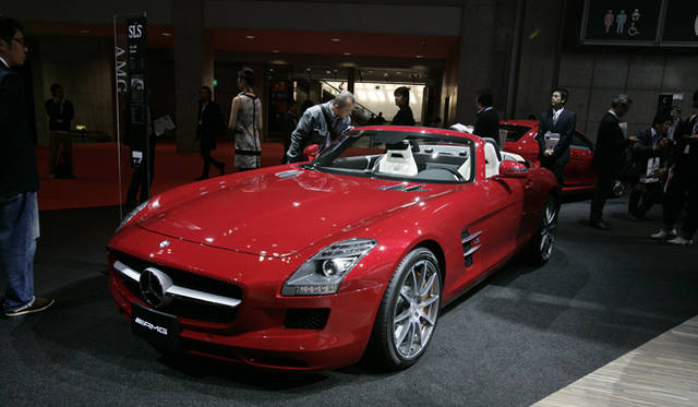 <strong>Mercedes-Benz SLS AMG Roadster｜メルセデス・ベンツ SLS AMG ロードスター</strong>