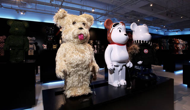 "BE@RBRICK WORLD WIDE TOUR 2" BEAMS (YO SHITARA) / Charles M. Schulz’s Studio(Paige Braddock) / Colette
