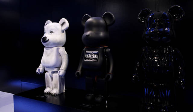 <strong>MEDICOM TOY</strong> "BE@RBRICK WORLD WIDE TOUR 2" Wonderwall (Masamichi Katayama) / YOSHIDA & CO., LTD. / Zeebra