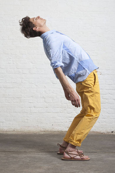 <strong>HOMECORE｜ホームコア</strong>　2012春夏コレクション　EVERYDAY SHIRTSを着用
