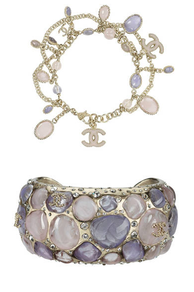 <strong>CHANEL│CHANEL</strong> December 24 Christmas Eve ©CHANEL<br />From top: Bracelet ¥157,500, Bangle ¥338,100