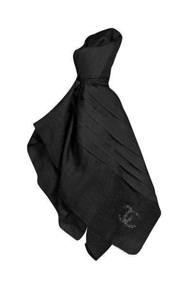 <strong>CHANEL│CHANEL</strong> December 25 Christmas ©CHANEL<br />Cashmere scarf [60x200cm] ¥121,800