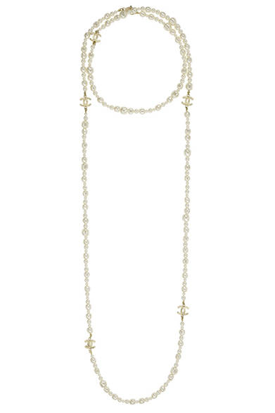 <strong>CHANEL│CHANEL</strong> December 31 New Year's Eve ©CHANEL<br />Long necklace [Metal x Pearl x Glass] ¥133,350