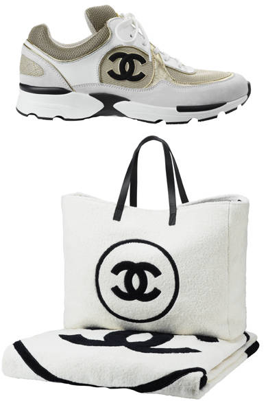 <strong>CHANEL│CHANEL</strong> December 31 New Year's Eve ©CHANEL<br />From top: Sneakers ¥68,250, Cotton beach towel & bag ¥149,100