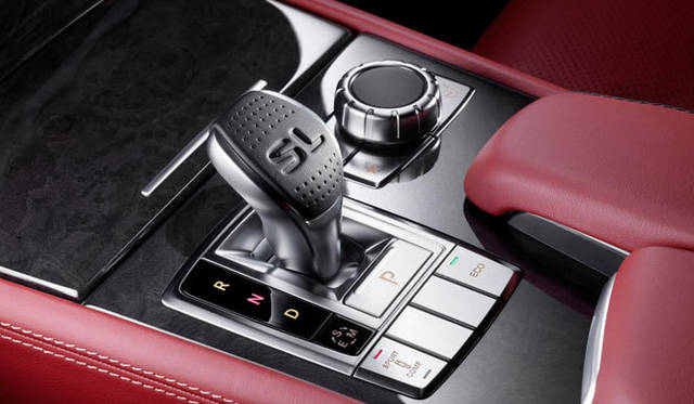 <strong>Mercedes-Benz SL-Class｜メルセデス・ベンツ SLクラス</strong>