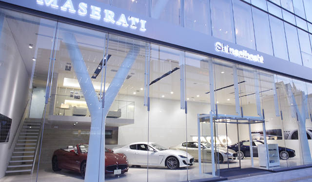 <strong>MASERATI｜マセラティ</strong>　『マセラティ心斎橋』オープン
