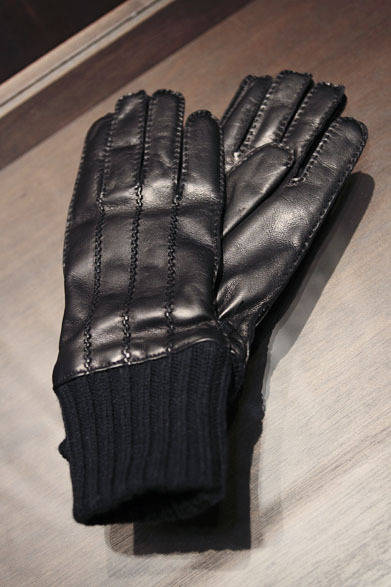 <strong>DESIGNWORKS｜デザインワークス</strong>　レザーグローブ2万8350円（トラサルディ1911）