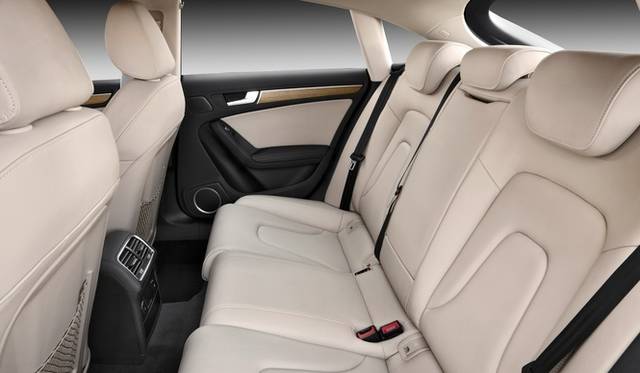<strong>Audi A5 ＆S5｜アウディ A5＆S5</strong>　A5スポーツバック