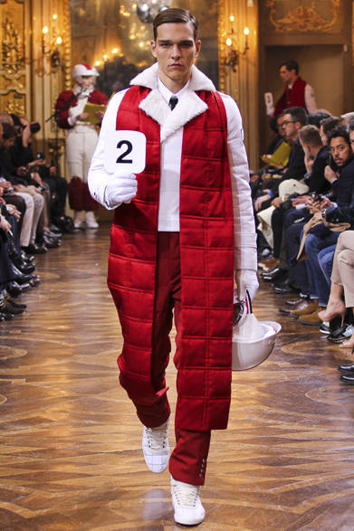 <strong>MONCLER GAMME BLEU｜モンクレール ガム・ブルー</strong>　©MONCLER