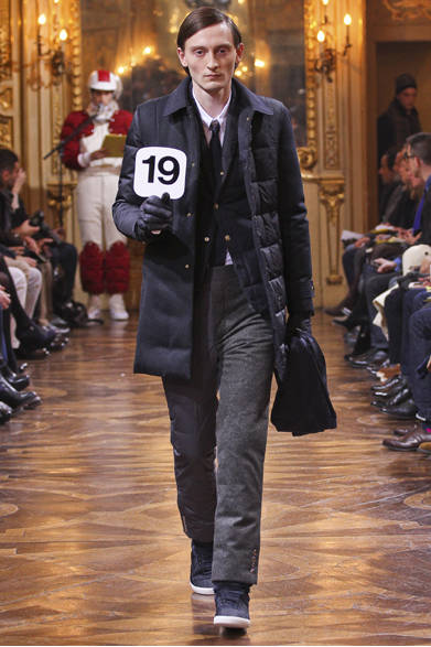 <strong>MONCLER GAMME BLEU｜モンクレール ガム・ブルー</strong>　©MONCLER