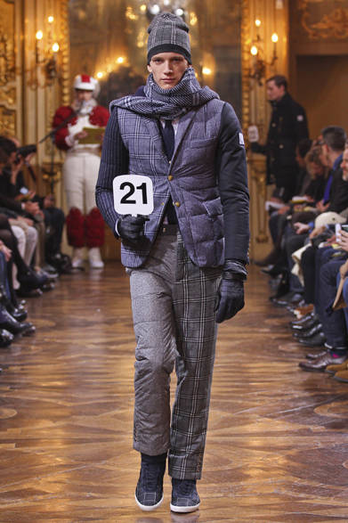 <strong>MONCLER GAMME BLEU｜モンクレール ガム・ブルー</strong>　©MONCLER