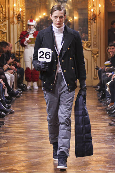 <strong>MONCLER GAMME BLEU｜モンクレール ガム・ブルー</strong>　©MONCLER