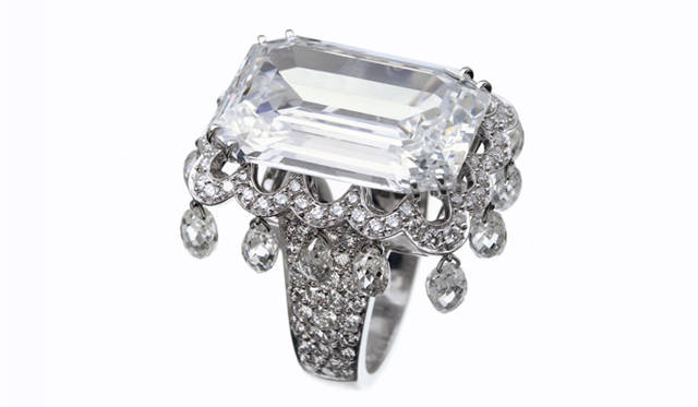 <strong>BOUCHERON｜ブシュロン</strong>　ハイジュエリーリング「ラペローズ」[WG×ダイヤモンド]  ※センターストーンのシェイプによって価格が異なります。