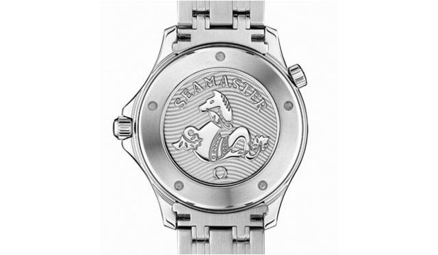 <strong>OMEGA</strong> Seamaster Diver 300M: Seahorse relief engraved on the case back.