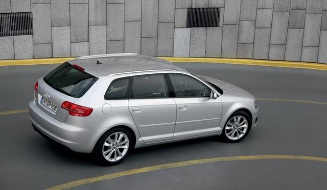 <strong>Audi A3 Sportsback｜アウディ A3 スポーツバック</strong>