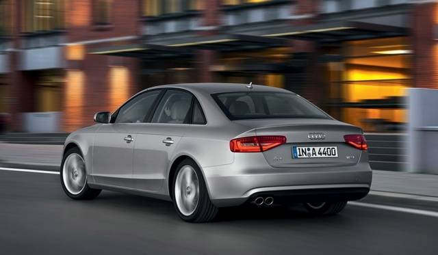 <strong>Audi A4｜アウディA4</strong>