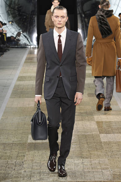 <strong>LOUIS VUITTON｜ルイ・ヴィトン</strong>