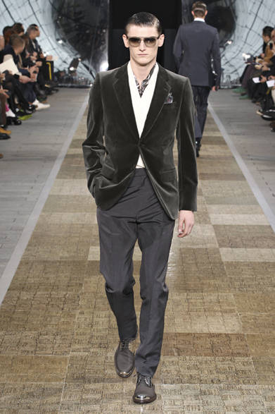 <strong>LOUIS VUITTON｜ルイ・ヴィトン</strong>