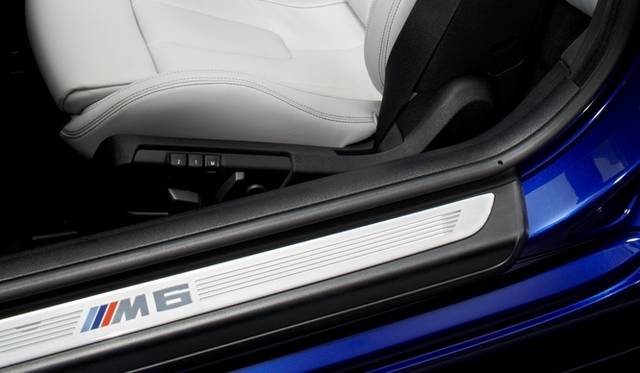 <strong>BMW M6カブリオレ</strong>