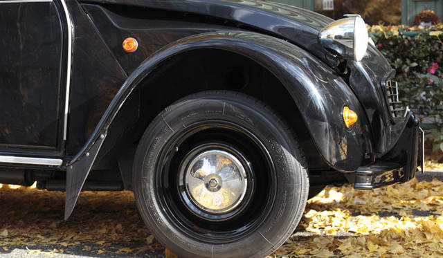 <strong>あなたのクルマ 見せてください　第3回　鈴木正文×シトロエン 2CV</strong>