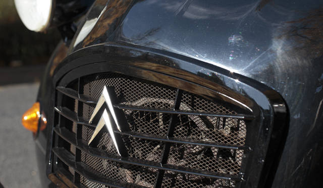 <strong>あなたのクルマ 見せてください　第3回　鈴木正文×シトロエン 2CV</strong>