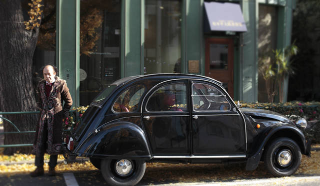 <strong>あなたのクルマ 見せてください　第3回　鈴木正文×シトロエン 2CV</strong>