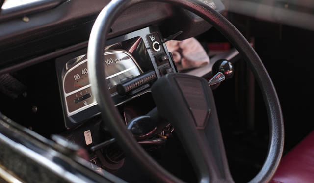 <strong>あなたのクルマ 見せてください　第3回　鈴木正文×シトロエン 2CV</strong>
