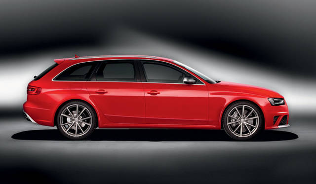 <strong>Audi RS4 Avant｜アウディ RS4アバント</strong>