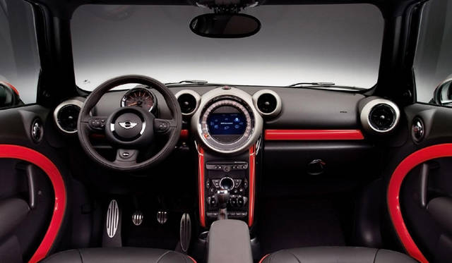 <strong>MINI John Cooper Works Countryman｜ミニ ジョンクーパーワークス クロスオーバー</strong>