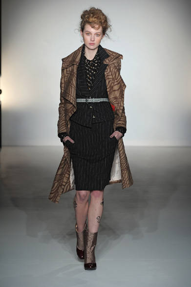 <strong>Vivienne Westwood RED LABEL｜ヴィヴィアンウエストウッド レッドレーベル</strong>　2012-13年秋冬コレクション速報