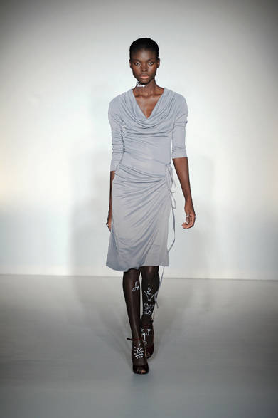 <strong>Vivienne Westwood RED LABEL｜ヴィヴィアンウエストウッド レッドレーベル</strong>　2012-13年秋冬コレクション速報