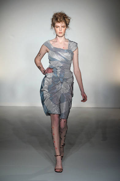 <strong>Vivienne Westwood RED LABEL｜ヴィヴィアンウエストウッド レッドレーベル</strong>　2012-13年秋冬コレクション速報