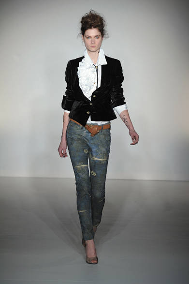 <strong>Vivienne Westwood RED LABEL｜ヴィヴィアンウエストウッド レッドレーベル</strong>　2012-13年秋冬コレクション速報