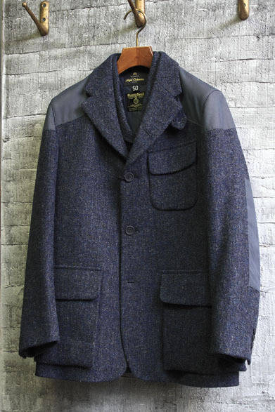 <strong>NIGEL CABOURN｜ナイジェル・ケーボン</strong>　マロリージャケット8万2950円、ウエストコート3万5700円