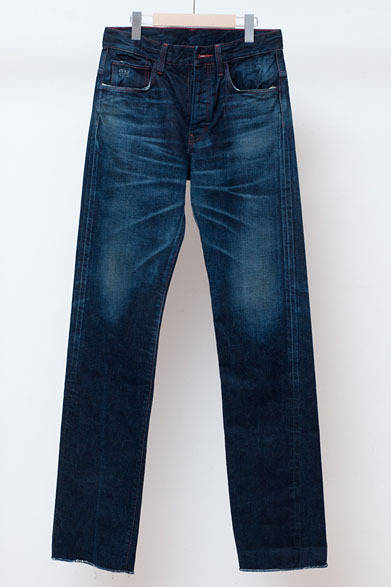 <strong>ISETAN MEN’S｜伊勢丹新宿店メンズ館</strong>　6階“コンテンポラリーカジュアル”　4段階から選べる色落ち加工