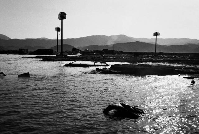 <strong>ART｜鷲尾和彦 写真展『遠い水平線』 </strong> ©WASHIO Kazuhiko