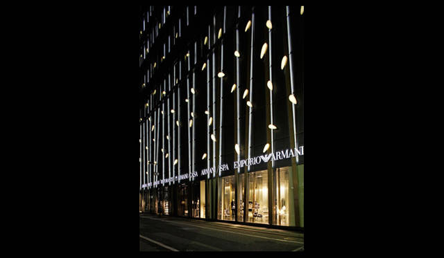 <strong>ARMANI / RISTORANTE｜アルマーニ /  リストランテ</strong>　味を知り、知識を得てさらなる楽しさを覚えるワインの世界。貴重なワインと、アルマーニ / リストランテの極上の料理とともに、特別な一夜を過ごしたい。