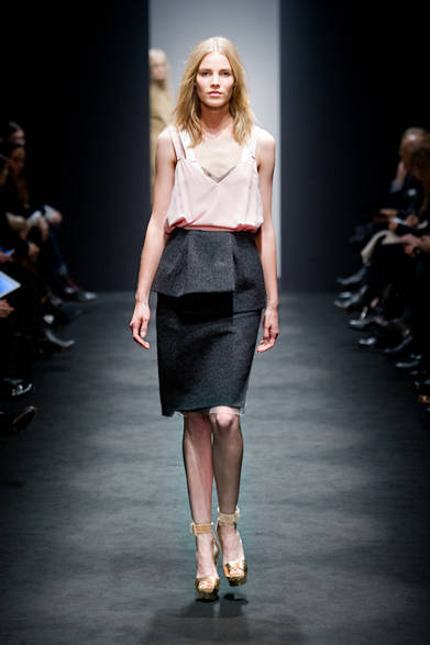 <strong>N°21｜ヌメロ ヴェントゥーノ</strong>　2012-13年秋冬コレクション速報