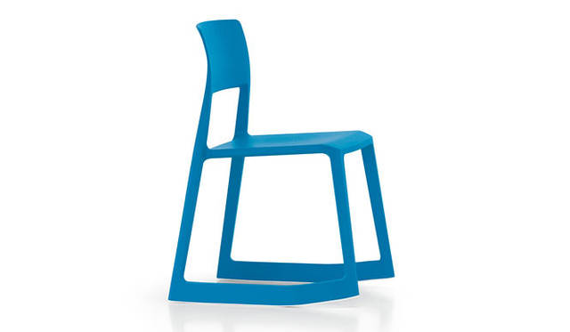 <strong>Vitra｜ヴィトラ</strong>　椅子2万7300円（Tip Ton／hhstyle.com 青山本店）
