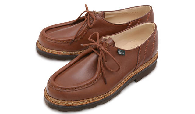 <strong>Paraboot × BEAMS</strong>　巷でブームが再燃しているパラブーツの定番チロリアンシューズ、「ミカエル」。そのベースとなるオリジナルがこちらの「モジーン」である。サイドに配された3本のダブルステッチが特徴だ。6万3000円