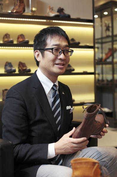 <strong>阪急MEN’S TOKYO｜4月 “アーバン ラギッド”</strong>　阪急紳士雑貨商品部長　寄川博之氏